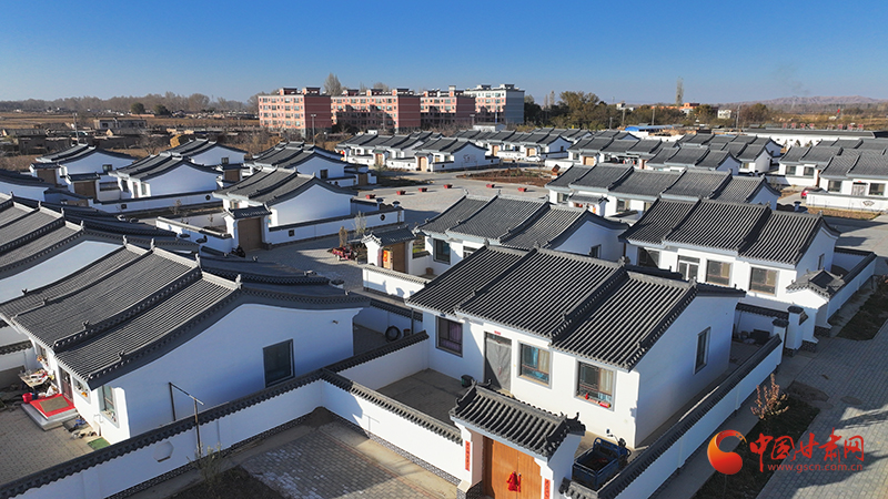 临泽：搬迁住新居 开启幸福生活